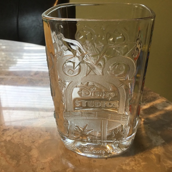 Disney World 2000 McDonald’s Glasses Epcot and MGM (2 Glasses) - Picture 9 of 16
